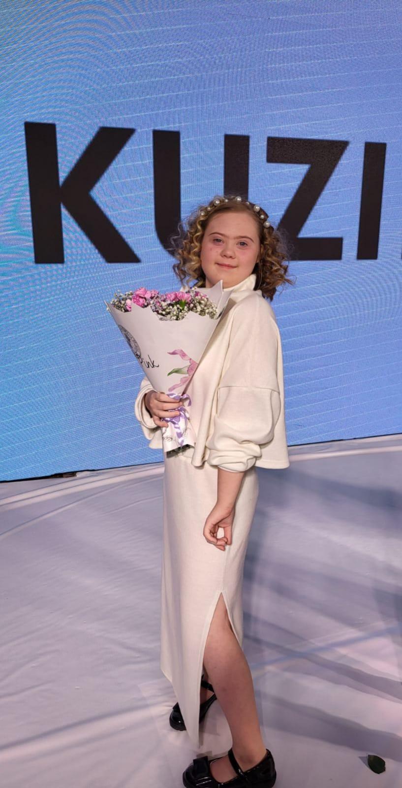 Мартина Калагина приняла участие в благотворительном показе бренда KUZINA KUZINA OFFICIAL BRAND.