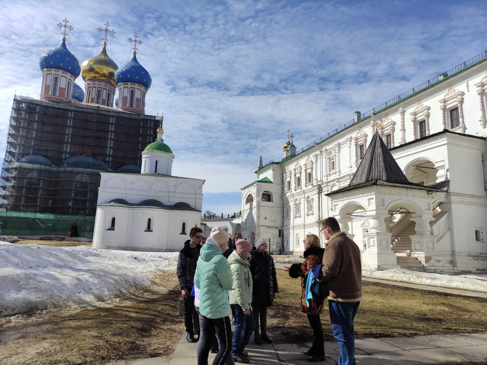 Ребята театральной студии &amp;quot;Бенефис&amp;quot; совершили увлекательную экскурсию в Рязанский кремль.