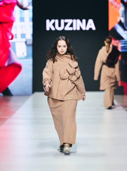 Ученица 6 класса Калагина Мартина приняла участие в показе мод в Москве.
